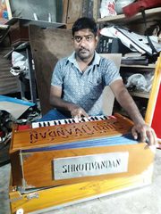 Shruti Vandan Best Harmonium Manufacturer Service in Kolkata